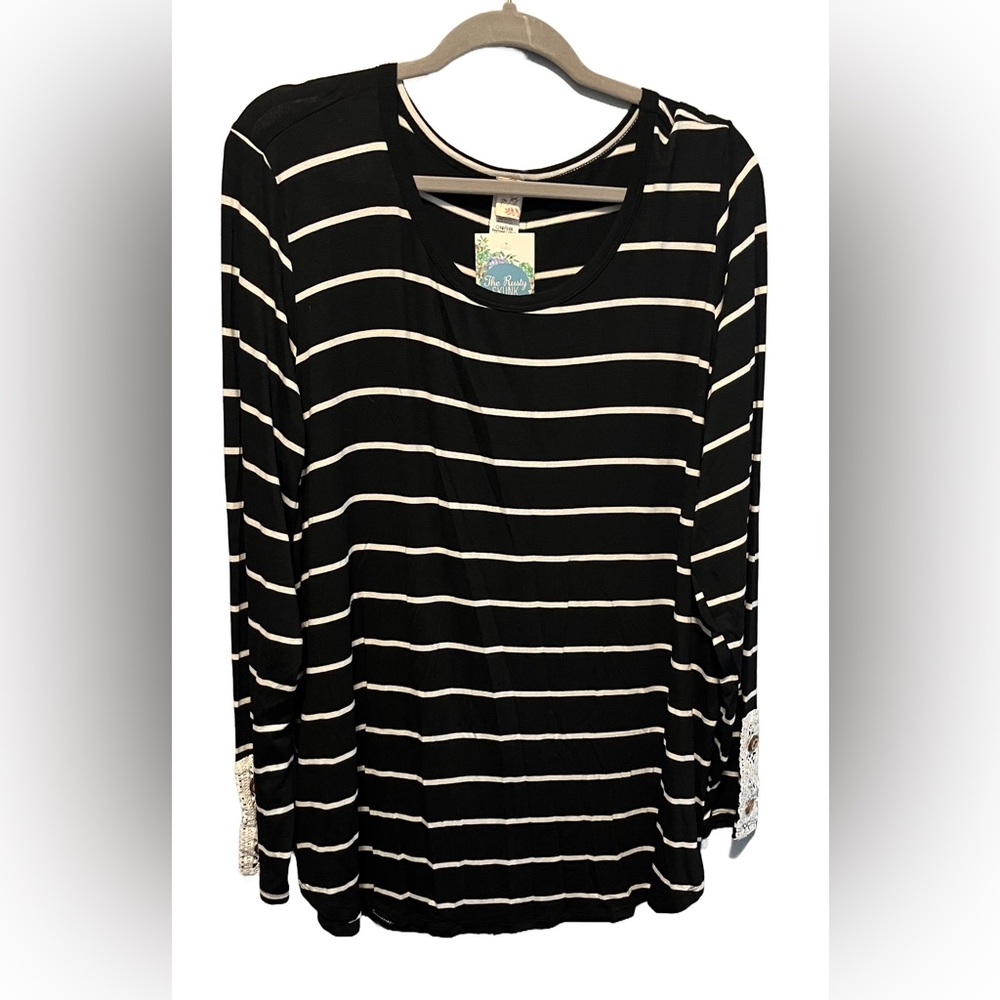 7th Ray Black and White Long Sleeve Blouse with Crochet Accents Plus Size 3XL